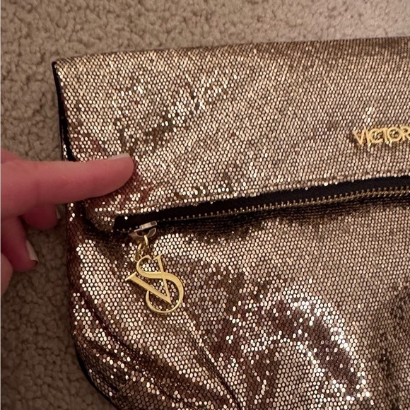 Victoria's Secret Fold Over Clutch NWOT - Picture 2 of 8
